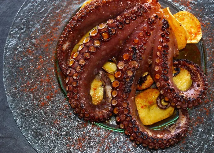 Отель Santiago Apostol 3*