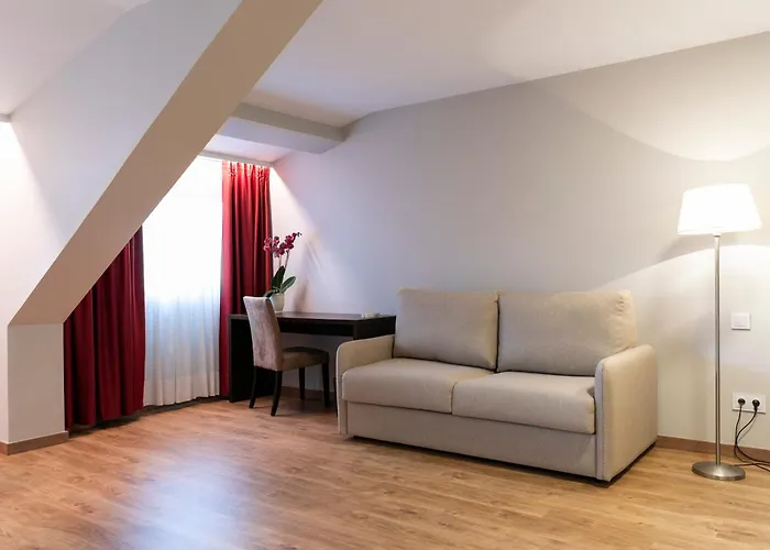 Santiago Apostol 3* Кастрофейто