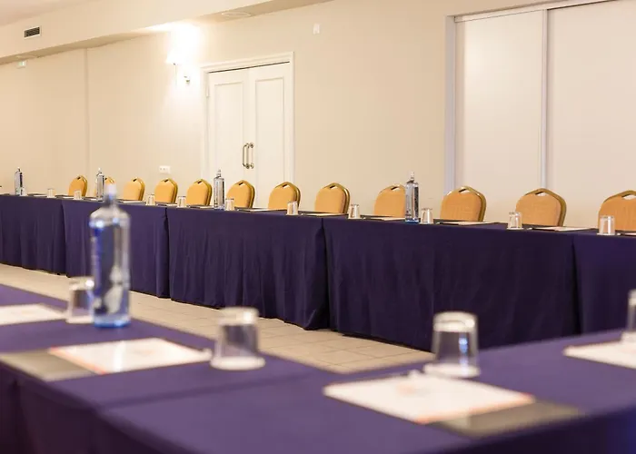 Отель Santiago Apostol 3*