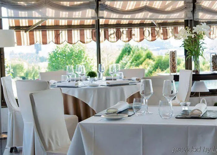 Hotel Santiago Apóstol 3*